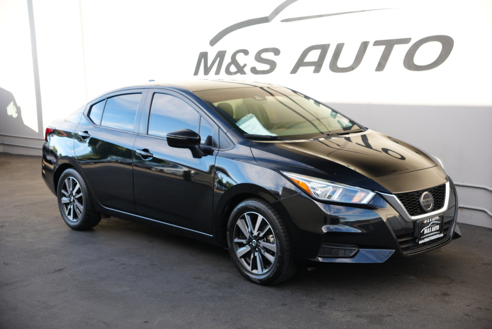 2021 Nissan Versa SV photo 3