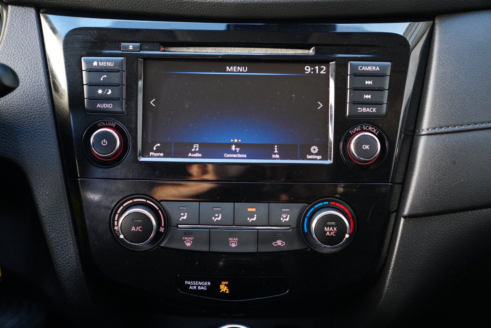 2020 Nissan Rogue S photo 17