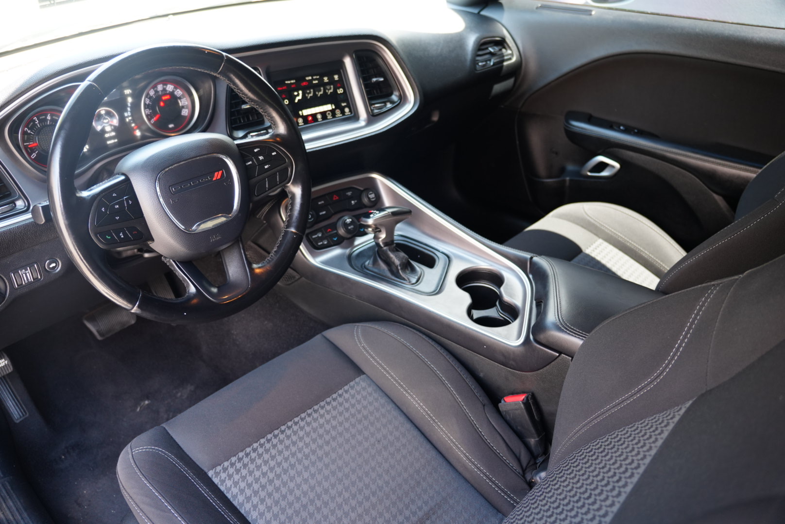2020 Dodge Challenger SXT photo 9