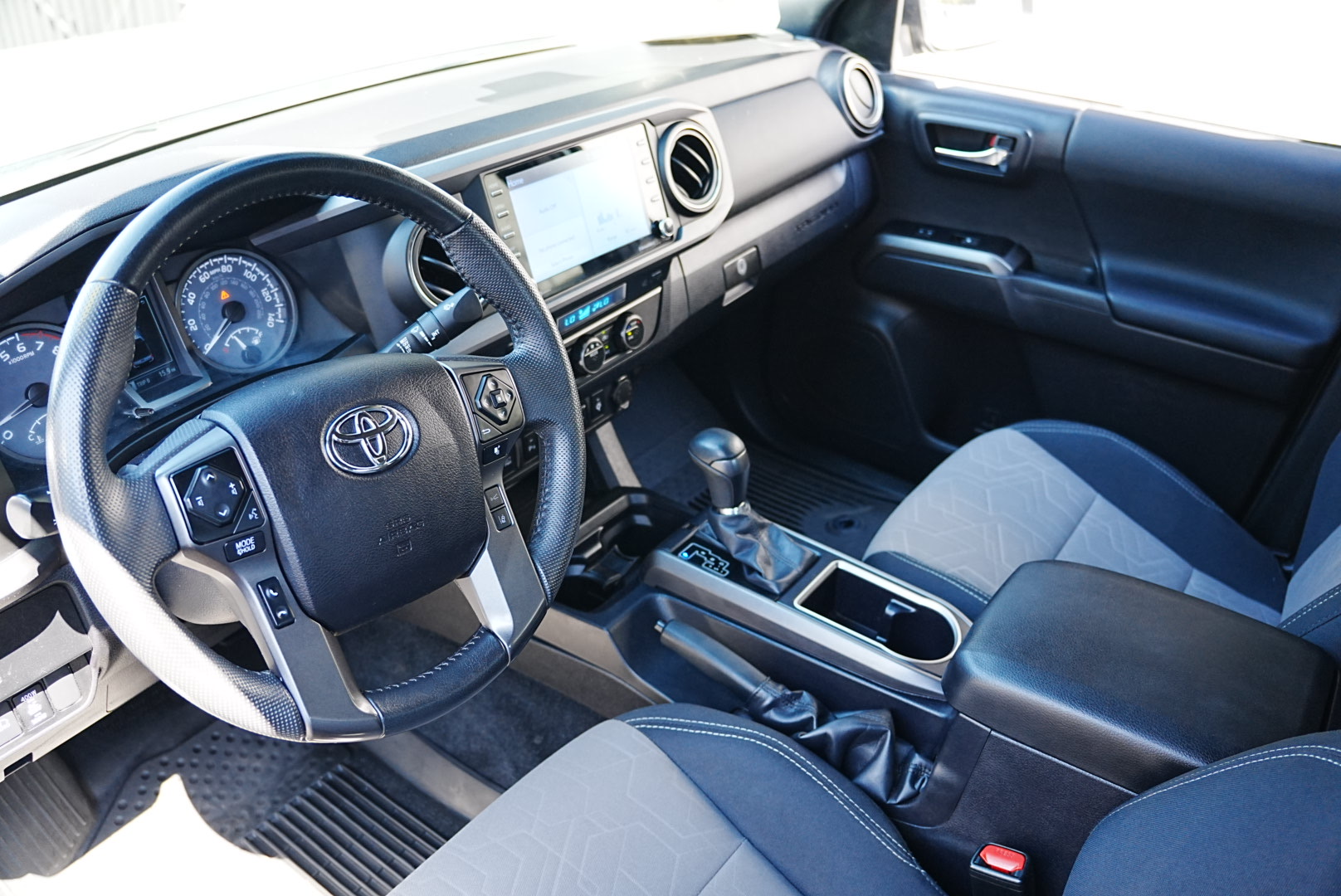 2022 Toyota Tacoma TRD Double Cab V6 photo 9