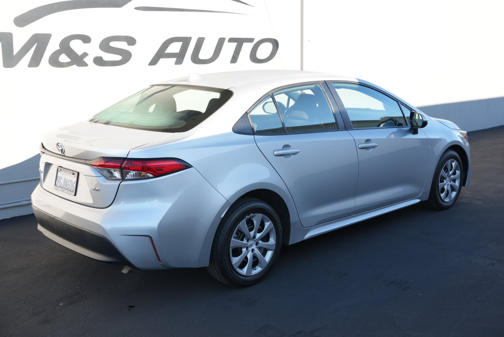 2023 Toyota Corolla LE photo 4