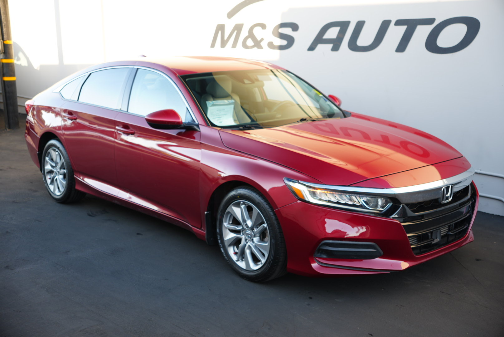 2019 Honda Accord LX 1.5T photo 3
