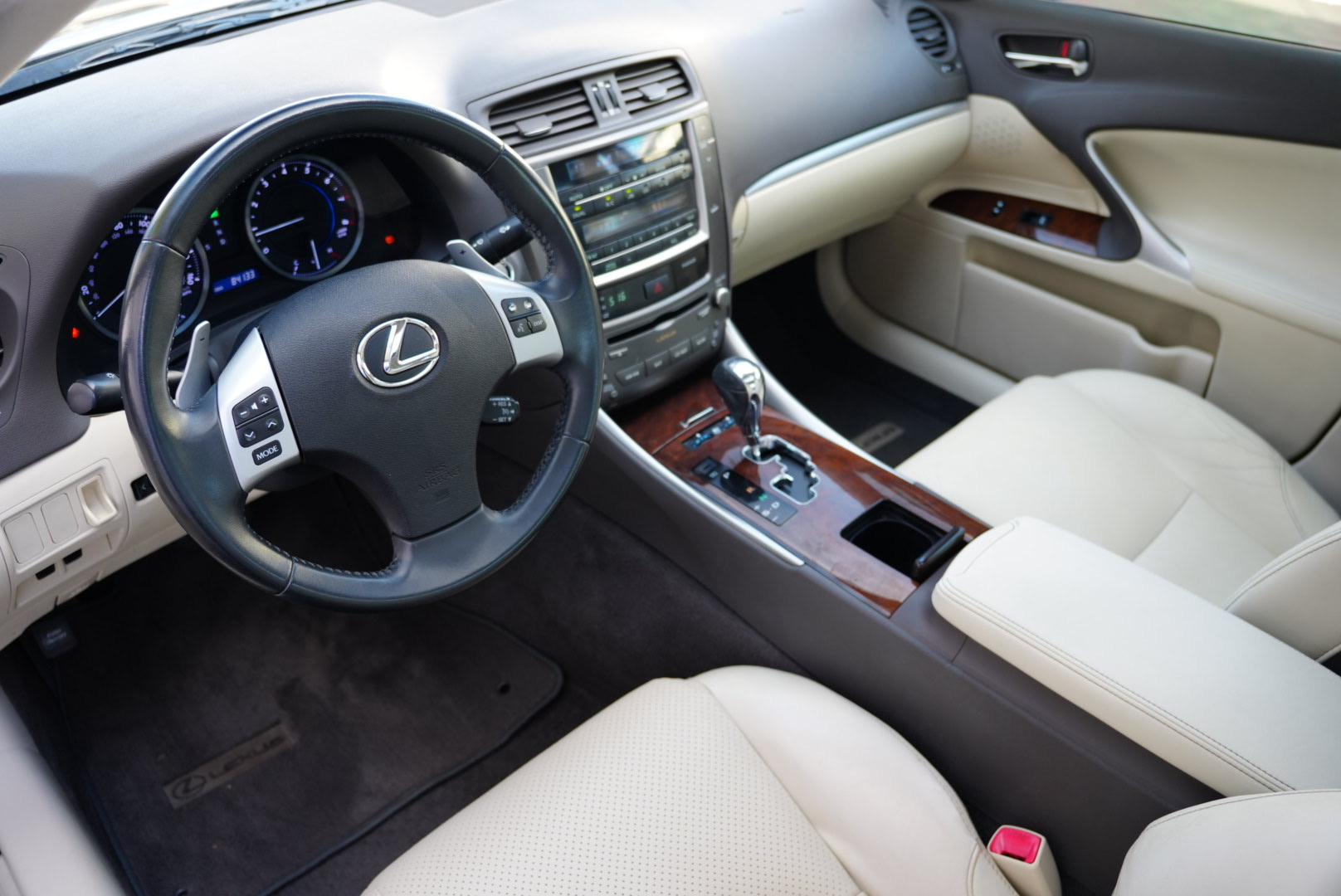 2011 Lexus IS 250 photo 7