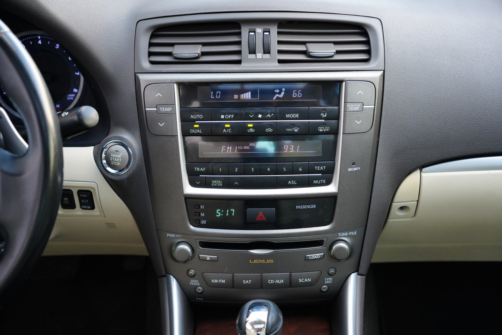 2011 Lexus IS 250 photo 14