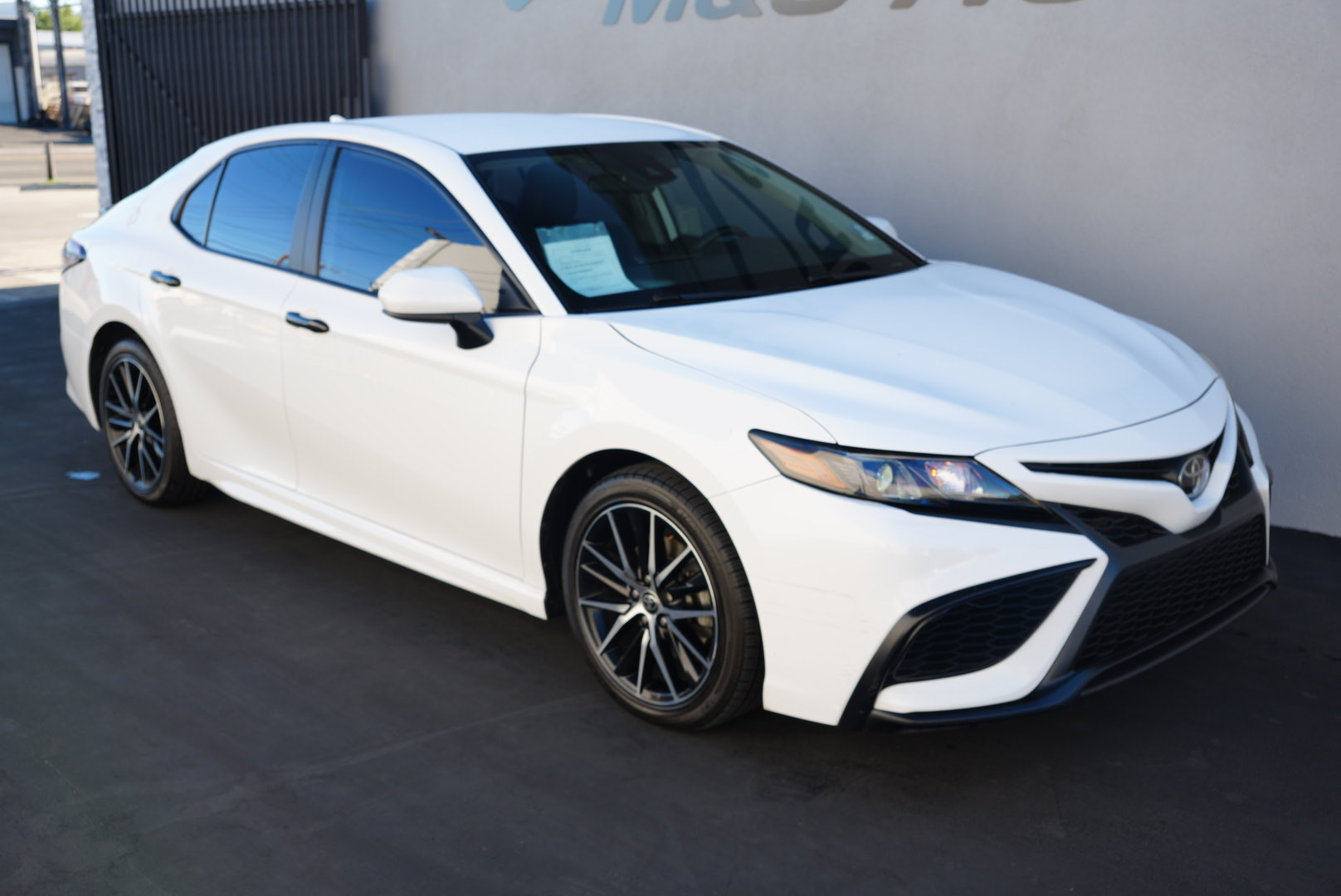 2021 Toyota Camry SE photo 4