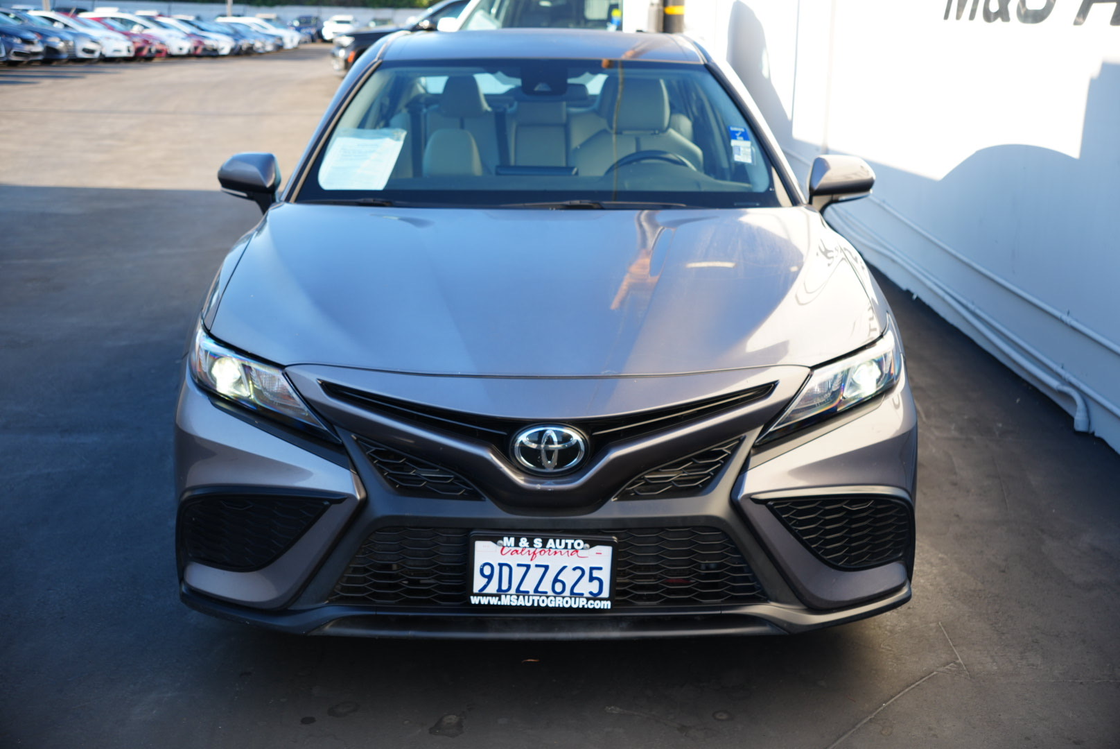 2022 Toyota Camry SE photo 3
