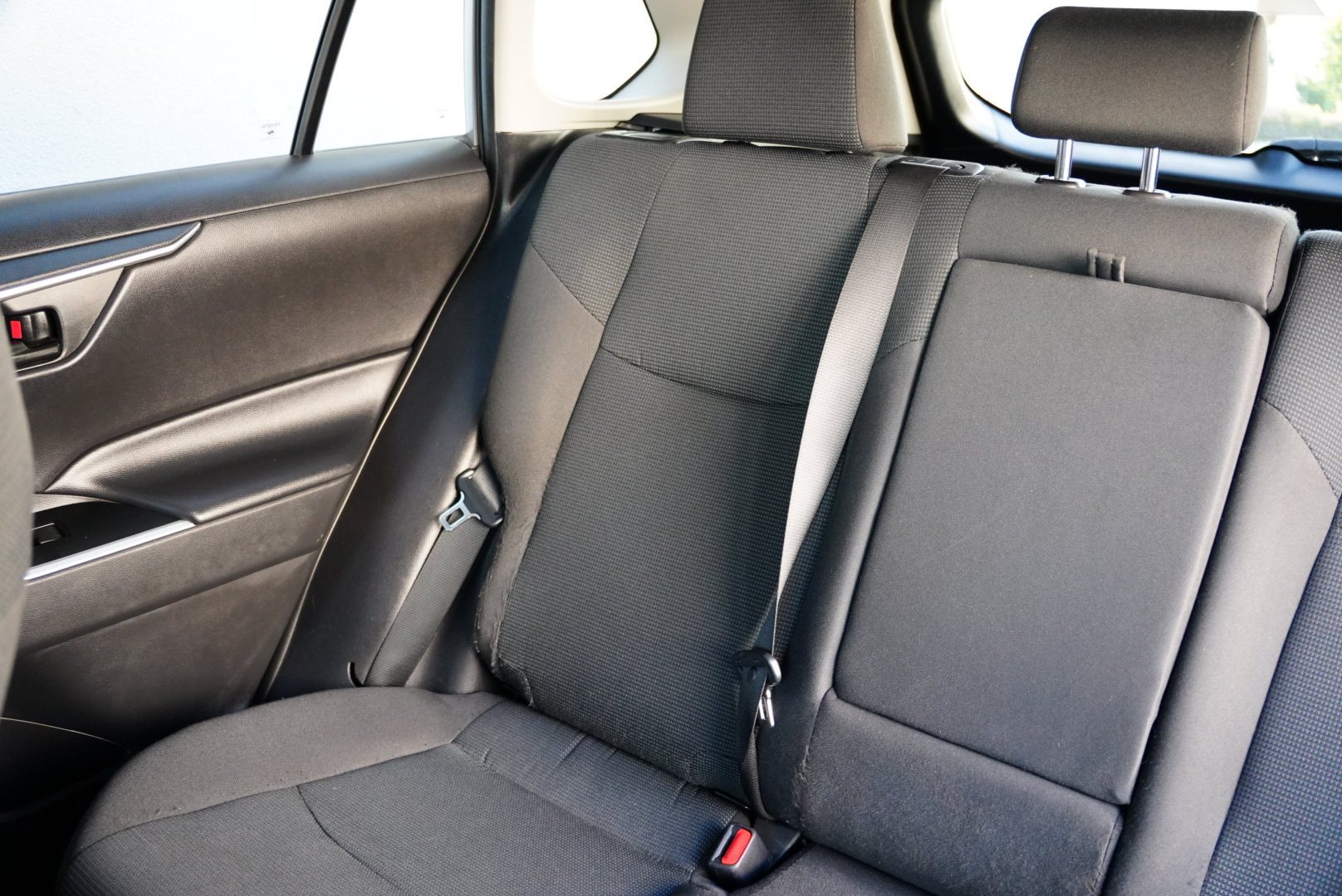 2023 Toyota RAV4 LE photo 11