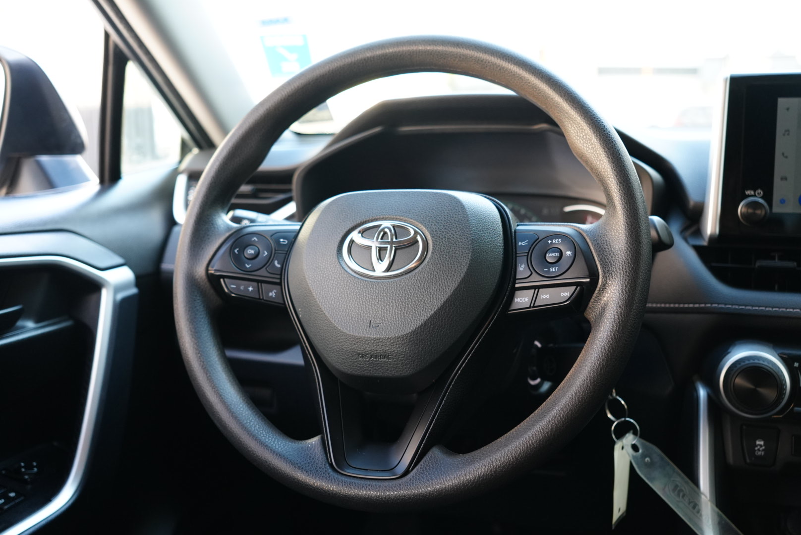 2023 Toyota RAV4 LE photo 13