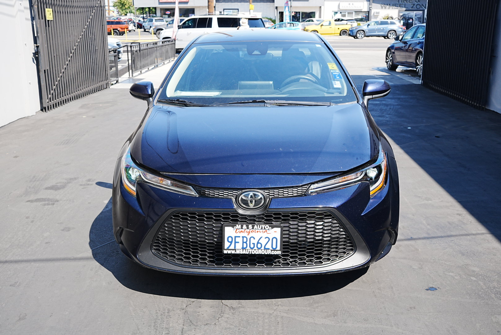 2021 Toyota Corolla LE photo 2