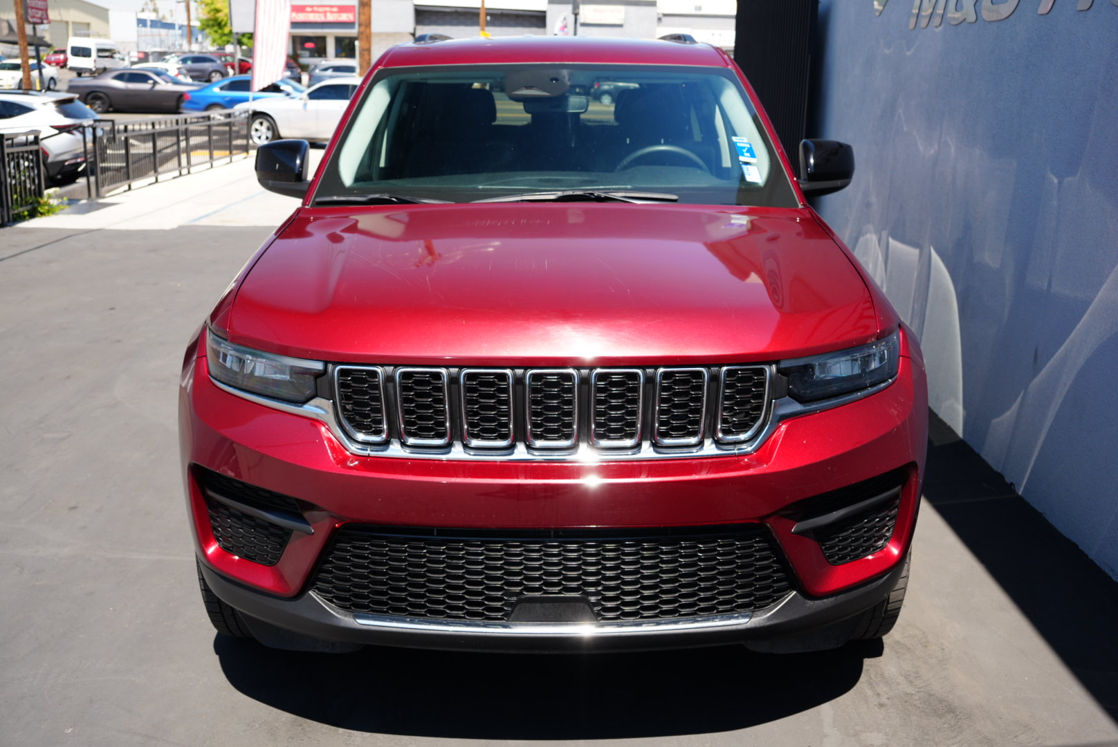 2023 Jeep Grand Cherokee Laredo Altitude photo 3