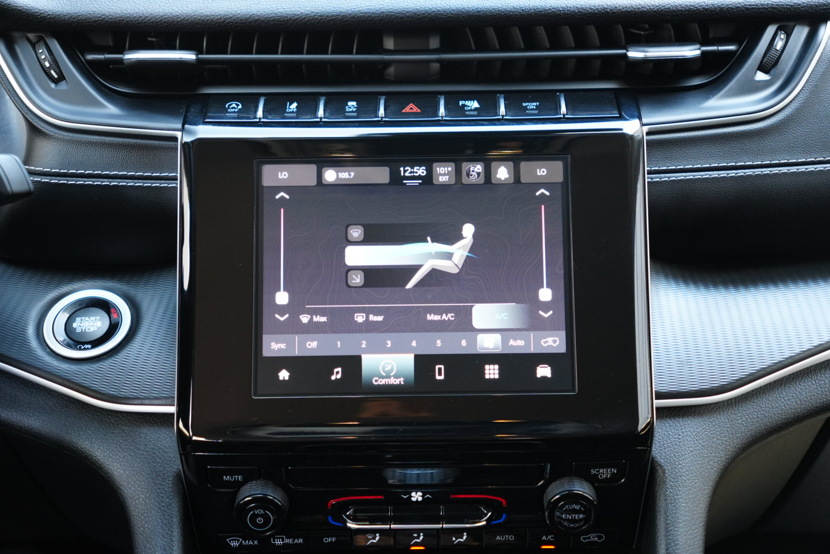 2023 Jeep Grand Cherokee Laredo Altitude photo 18