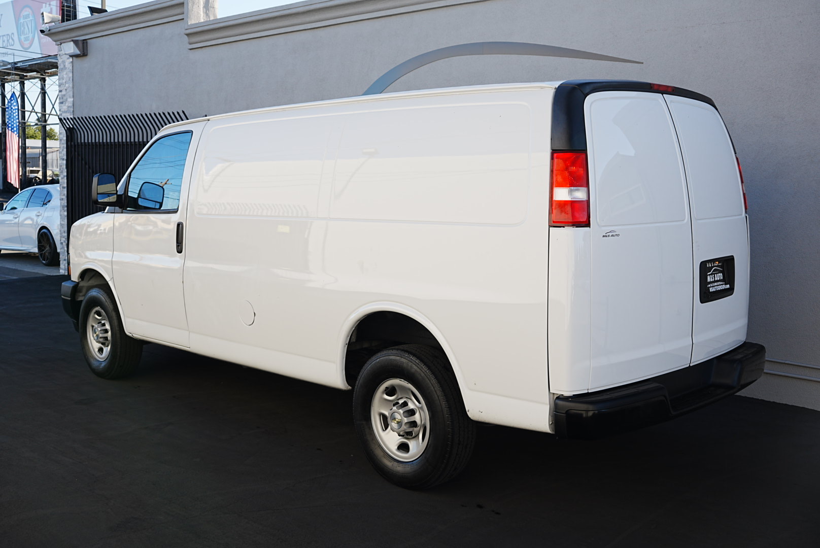 2022 Chevrolet Express Cargo Van 3500 photo 5