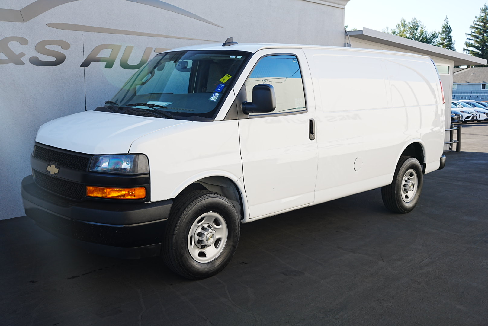 2022 Chevrolet Express Cargo Van 3500 photo 6
