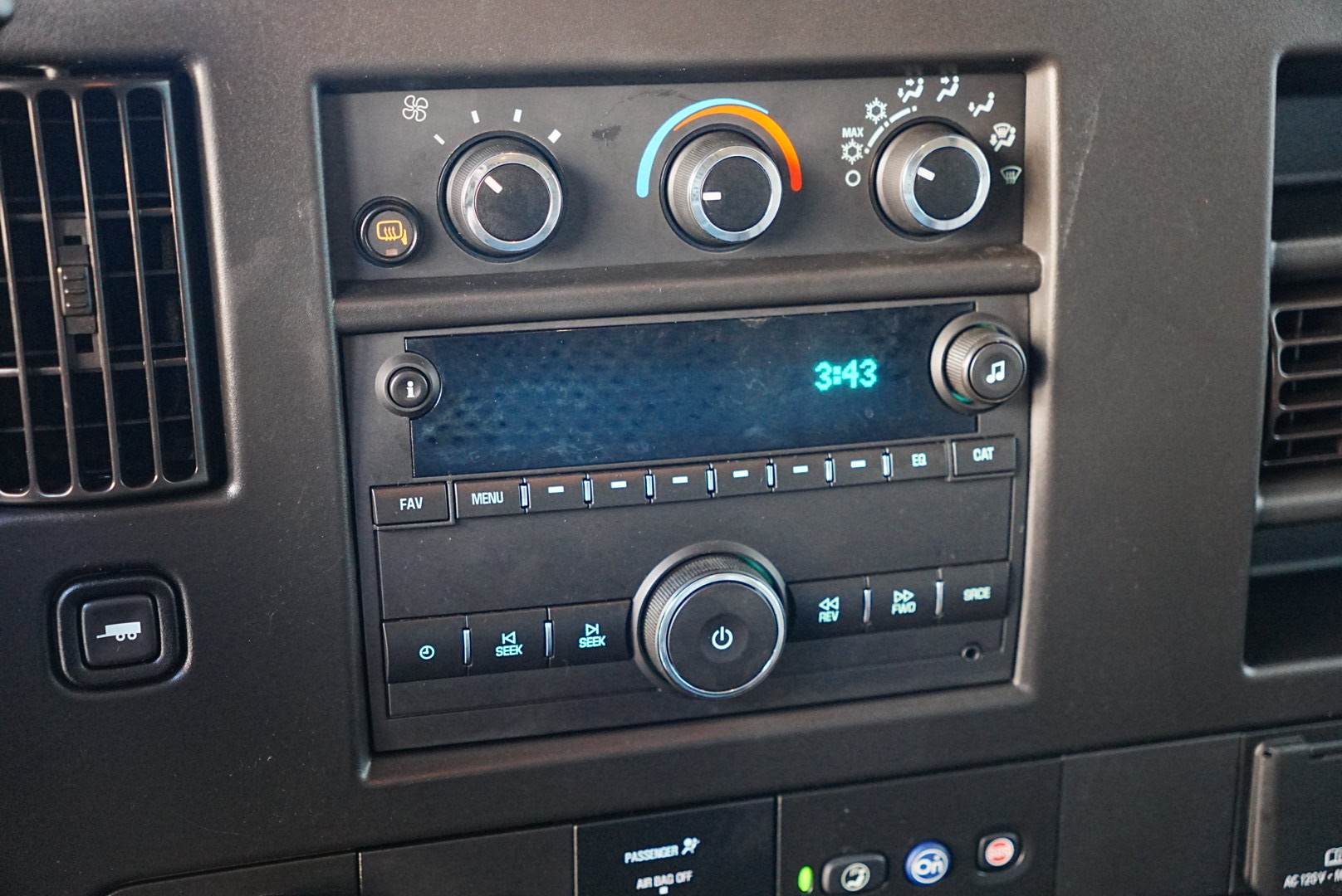 2022 Chevrolet Express Cargo Van 3500 photo 11