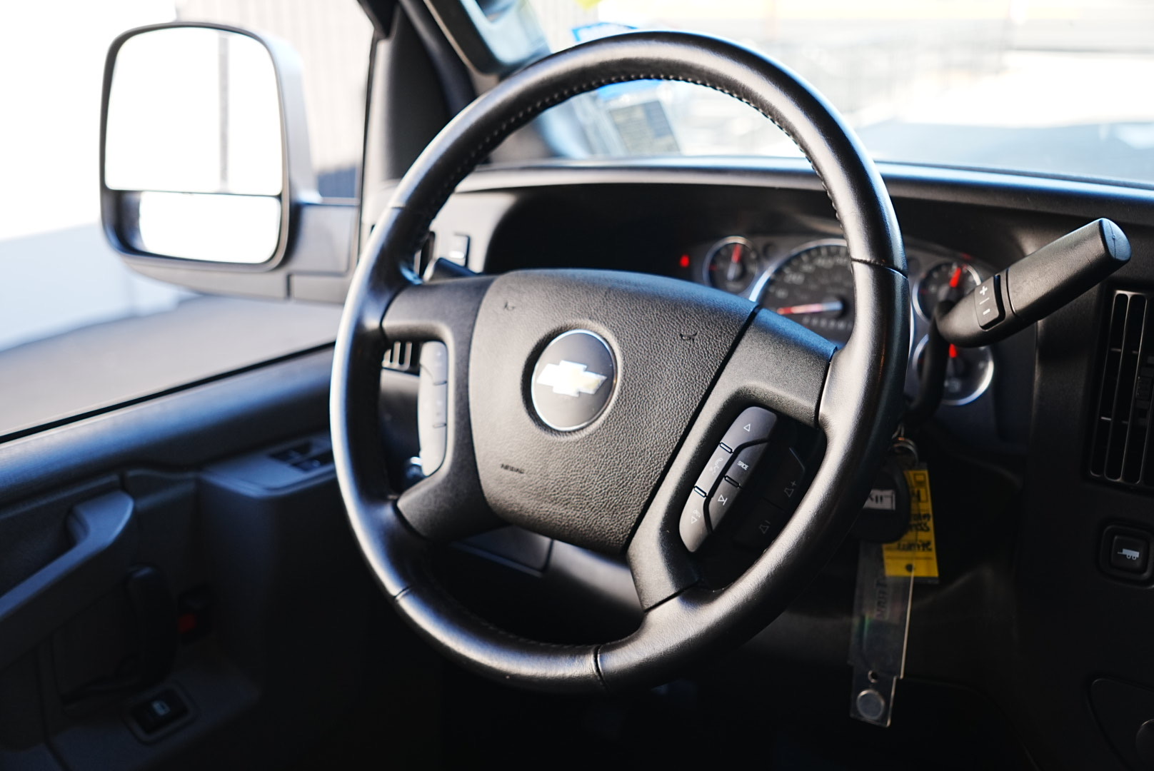 2022 Chevrolet Express Cargo Van 3500 photo 12