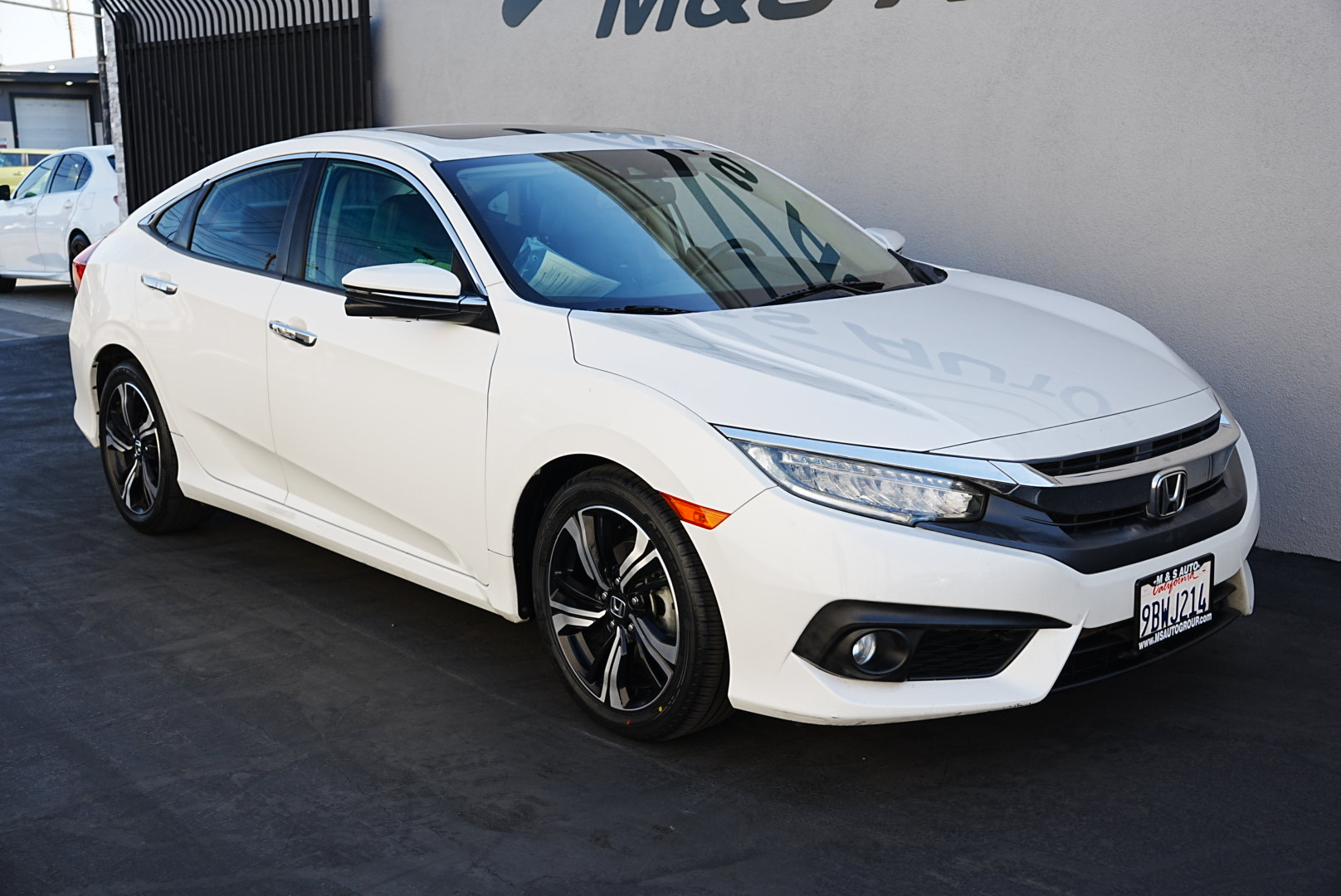 2016 Honda Civic Touring photo 2