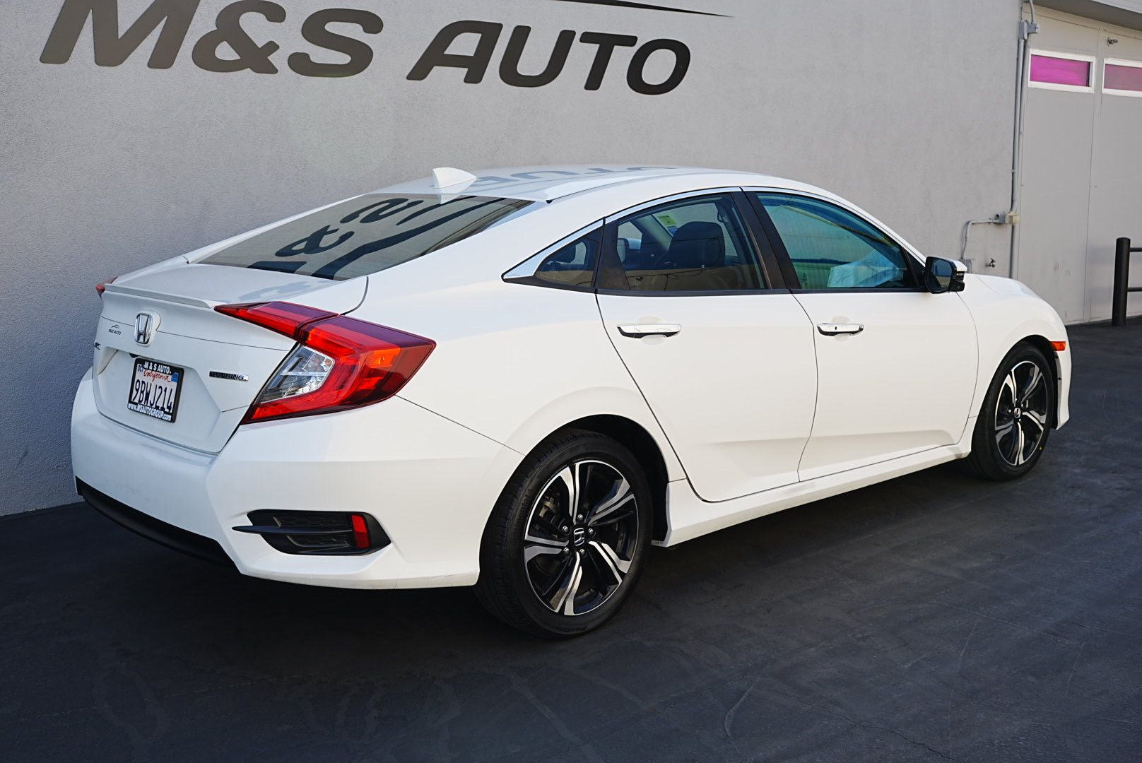 2016 Honda Civic Touring photo 3