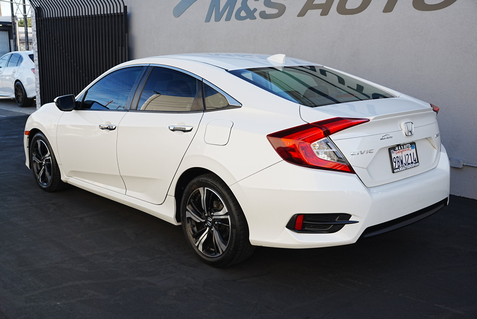 2016 Honda Civic Touring photo 5