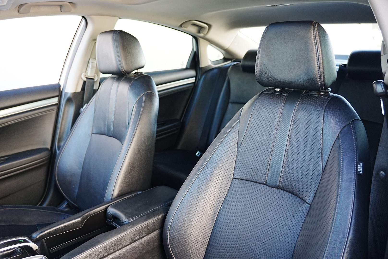 2016 Honda Civic Touring photo 9