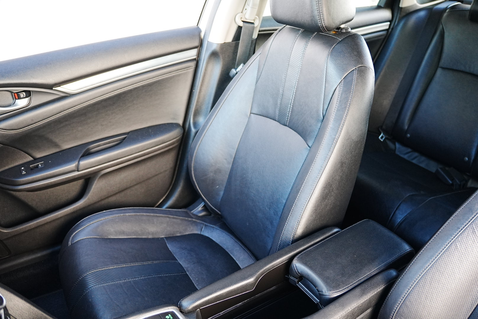 2016 Honda Civic Touring photo 10