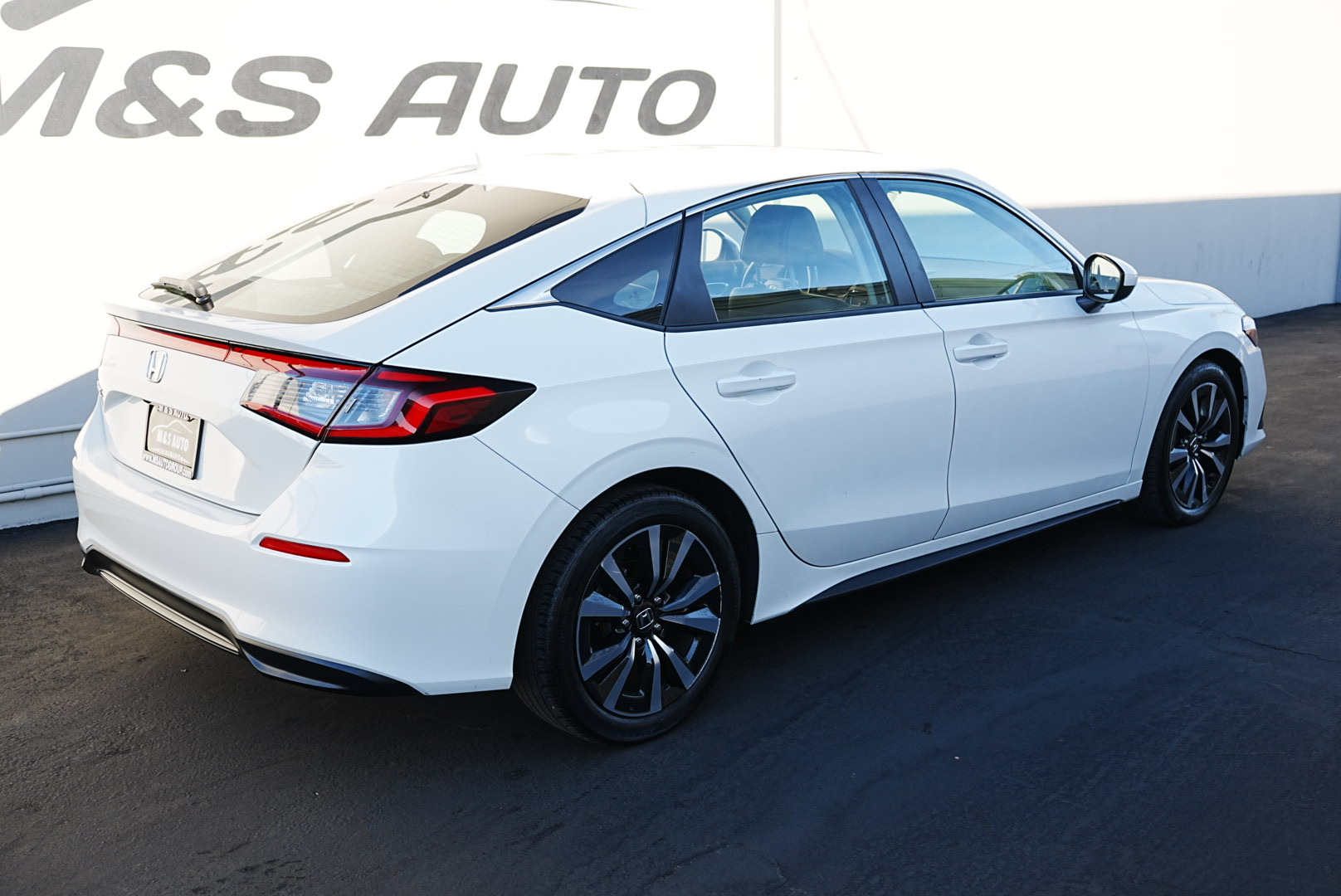 2024 Honda Civic Hatchback EX-L photo 4