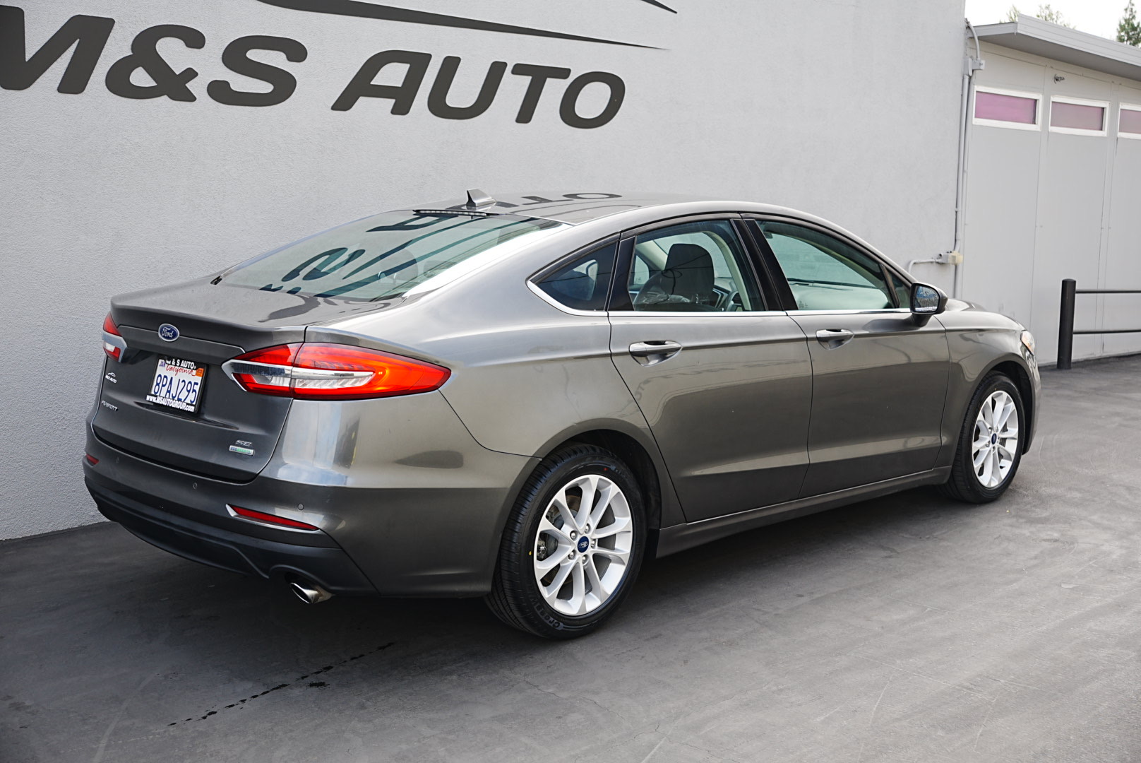 2020 Ford Fusion SE photo 3