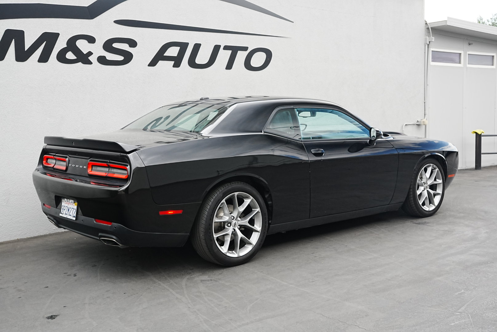 2023 Dodge Challenger GT photo 3