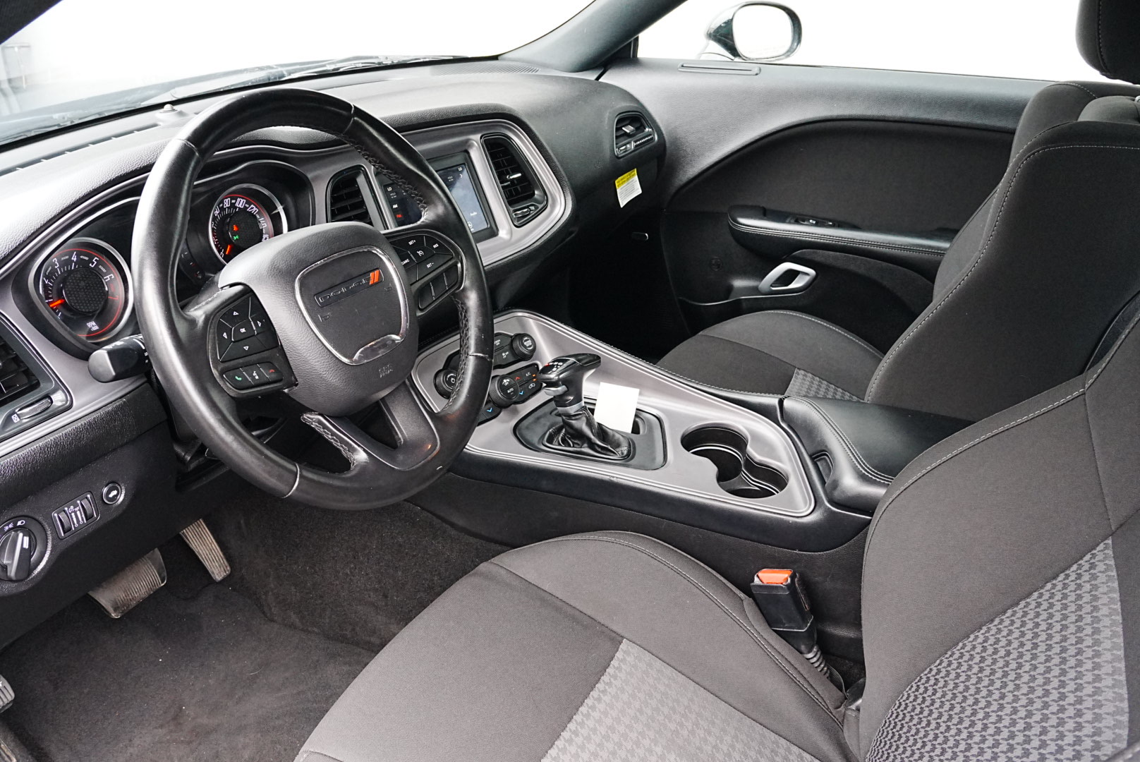 2023 Dodge Challenger GT photo 7