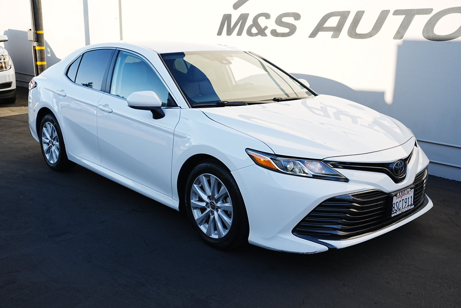 2020 Toyota Camry LE photo 3