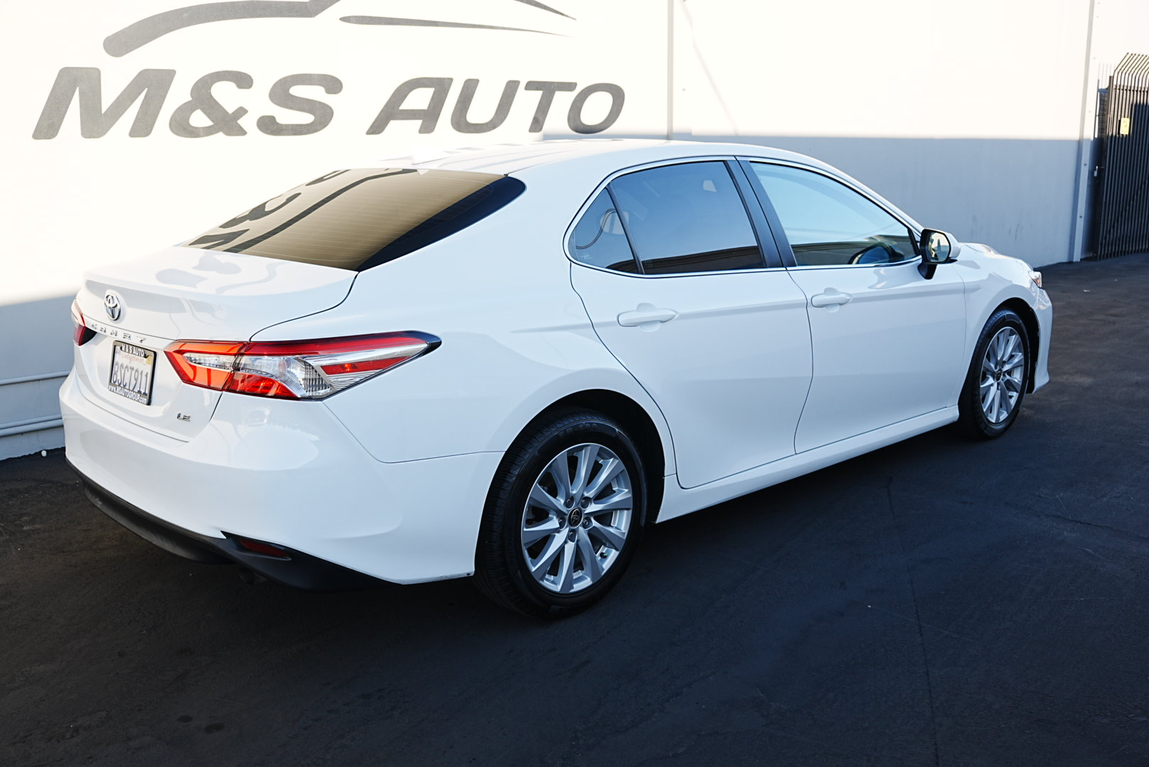 2020 Toyota Camry LE photo 4