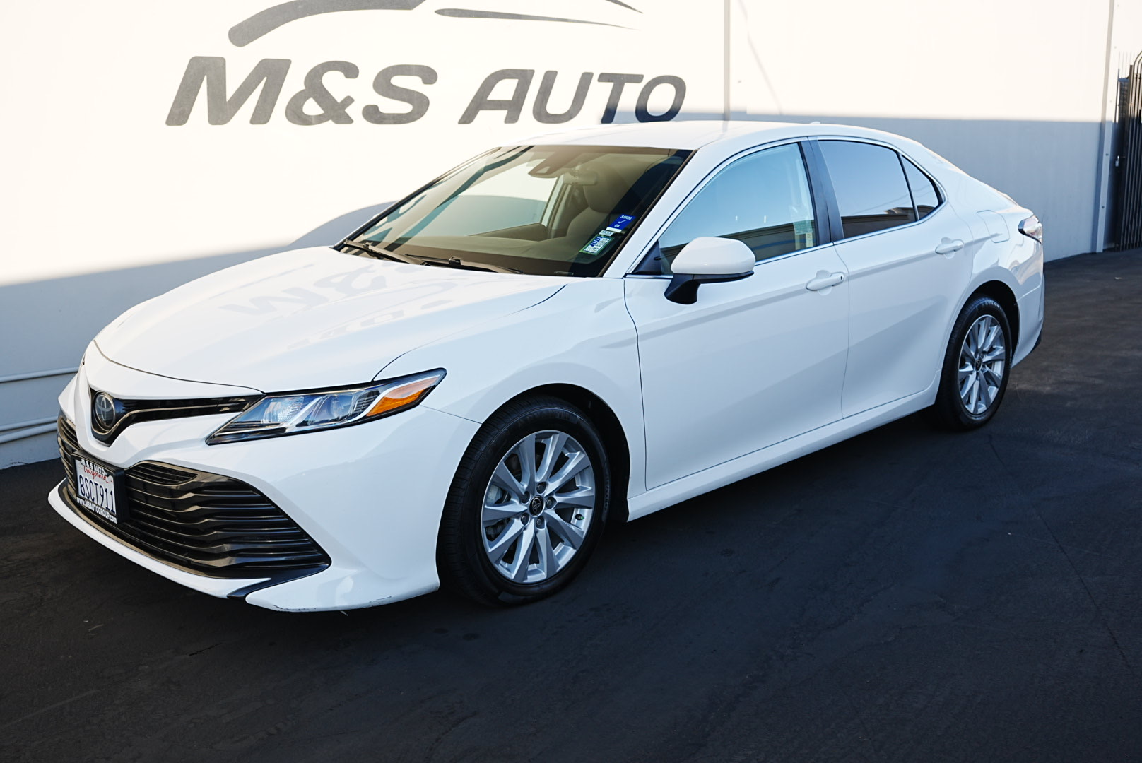 2020 Toyota Camry LE photo 5