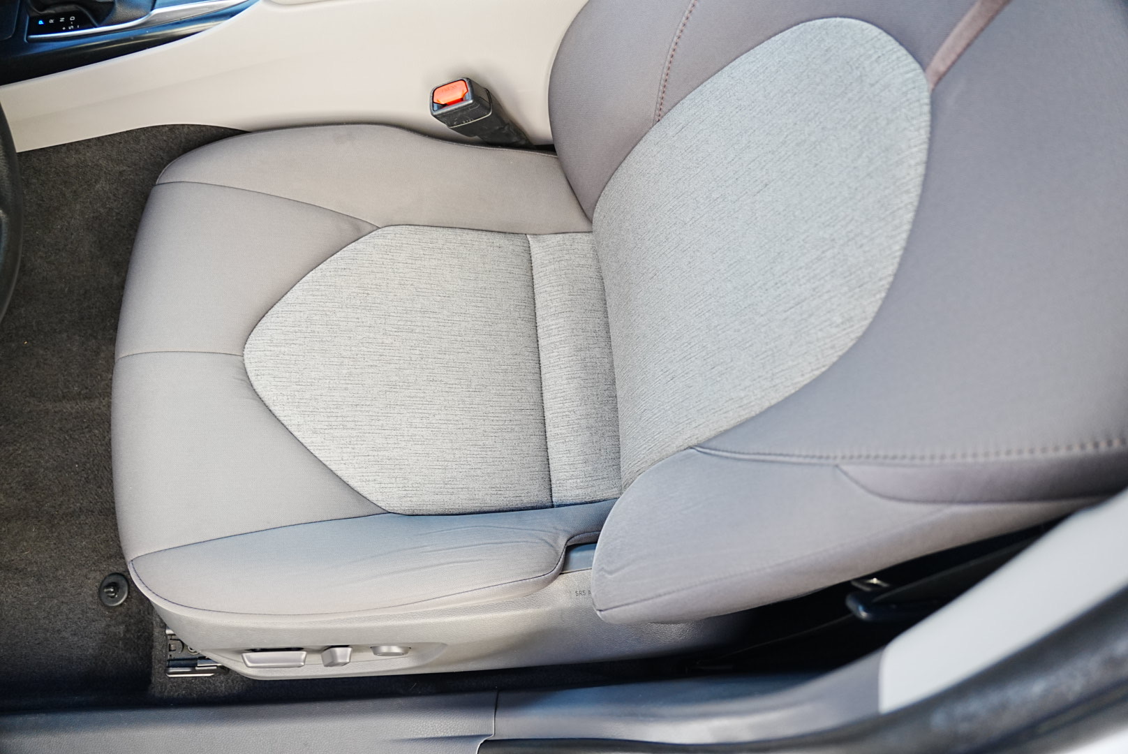 2020 Toyota Camry LE photo 9