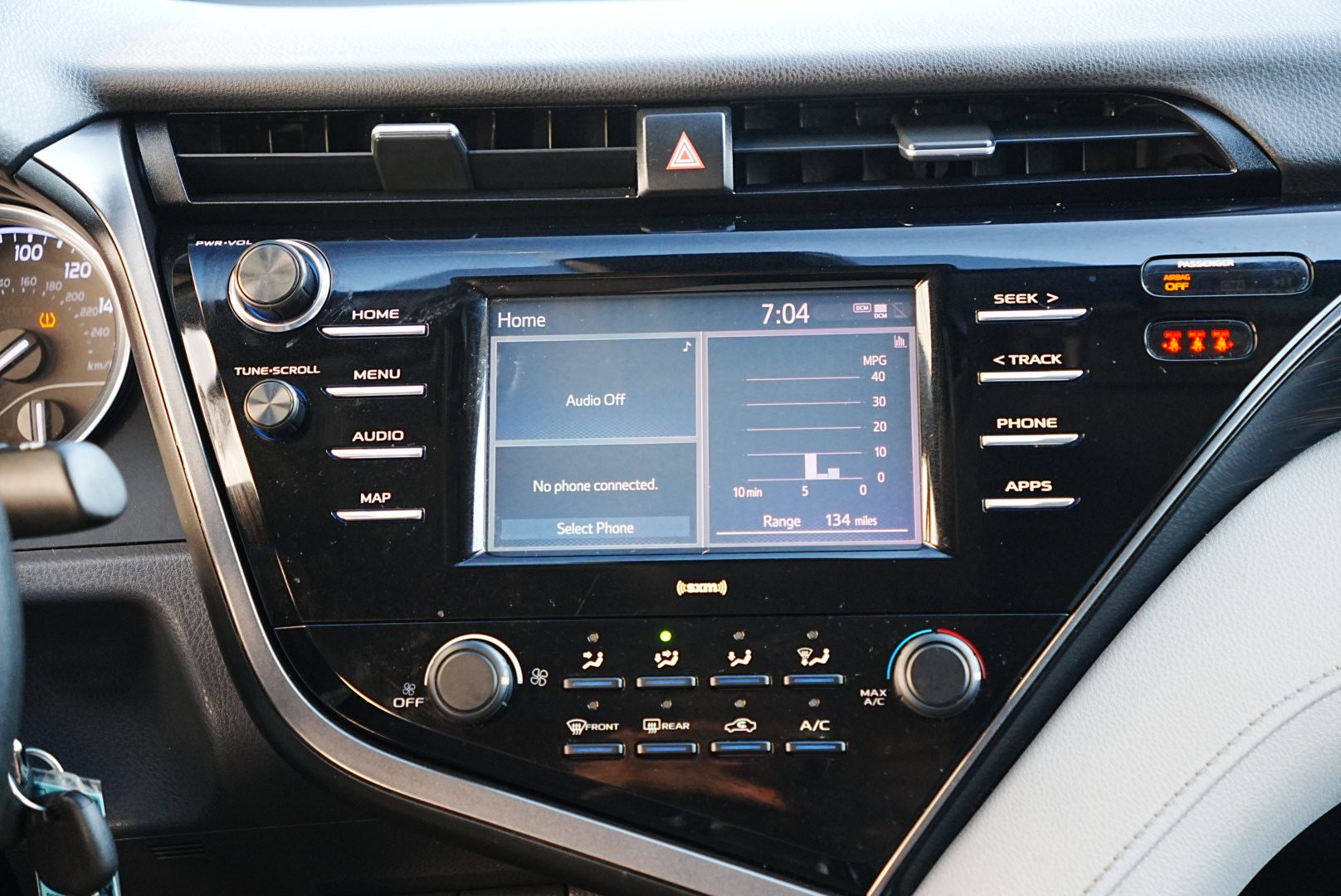 2020 Toyota Camry LE photo 16