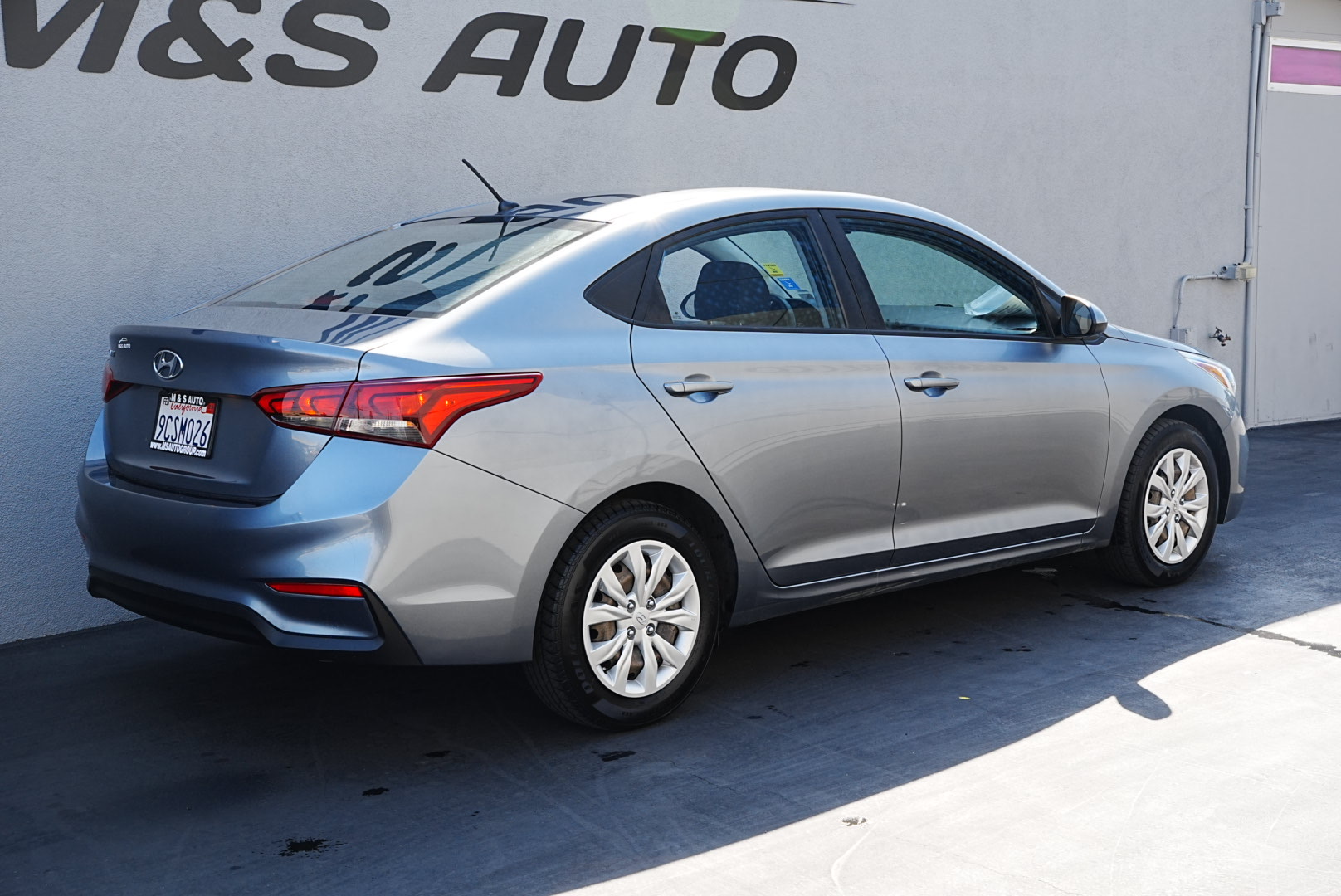 2020 Hyundai Accent SE photo 2
