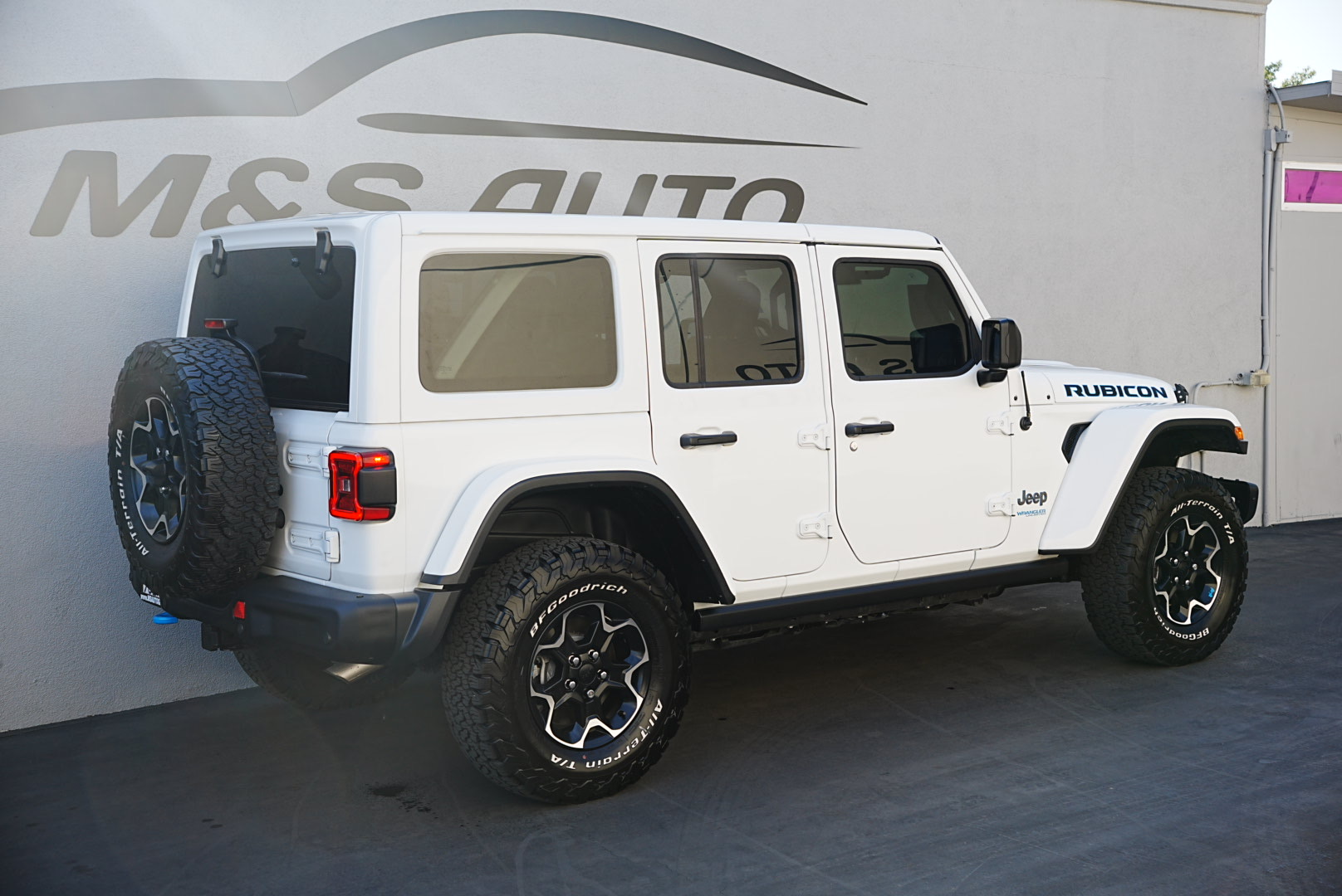 2022 Jeep Wrangler 4xe Unlimited Rubicon photo 4