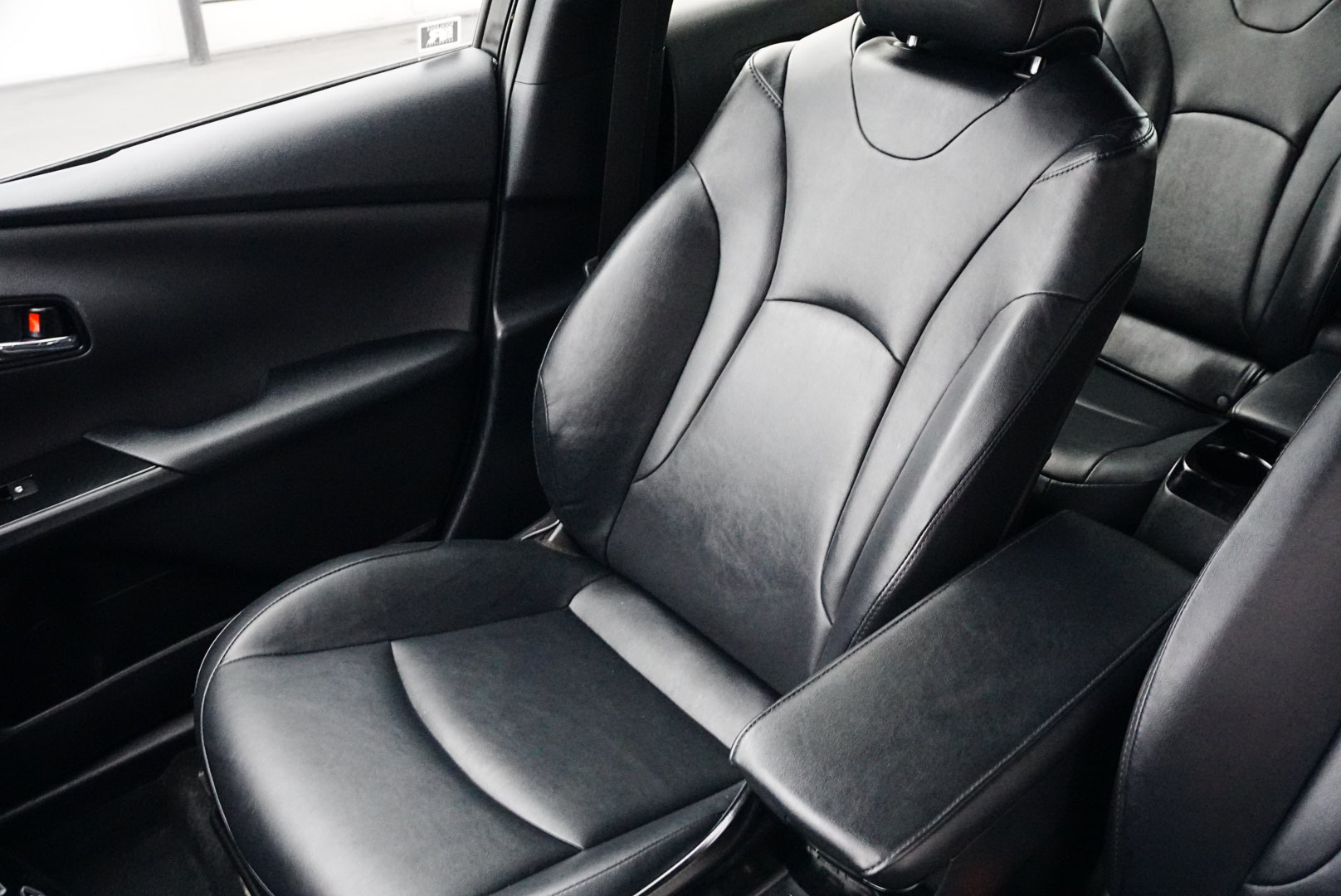 2018 Toyota Prius Prime Plus Premium Advanced photo 11