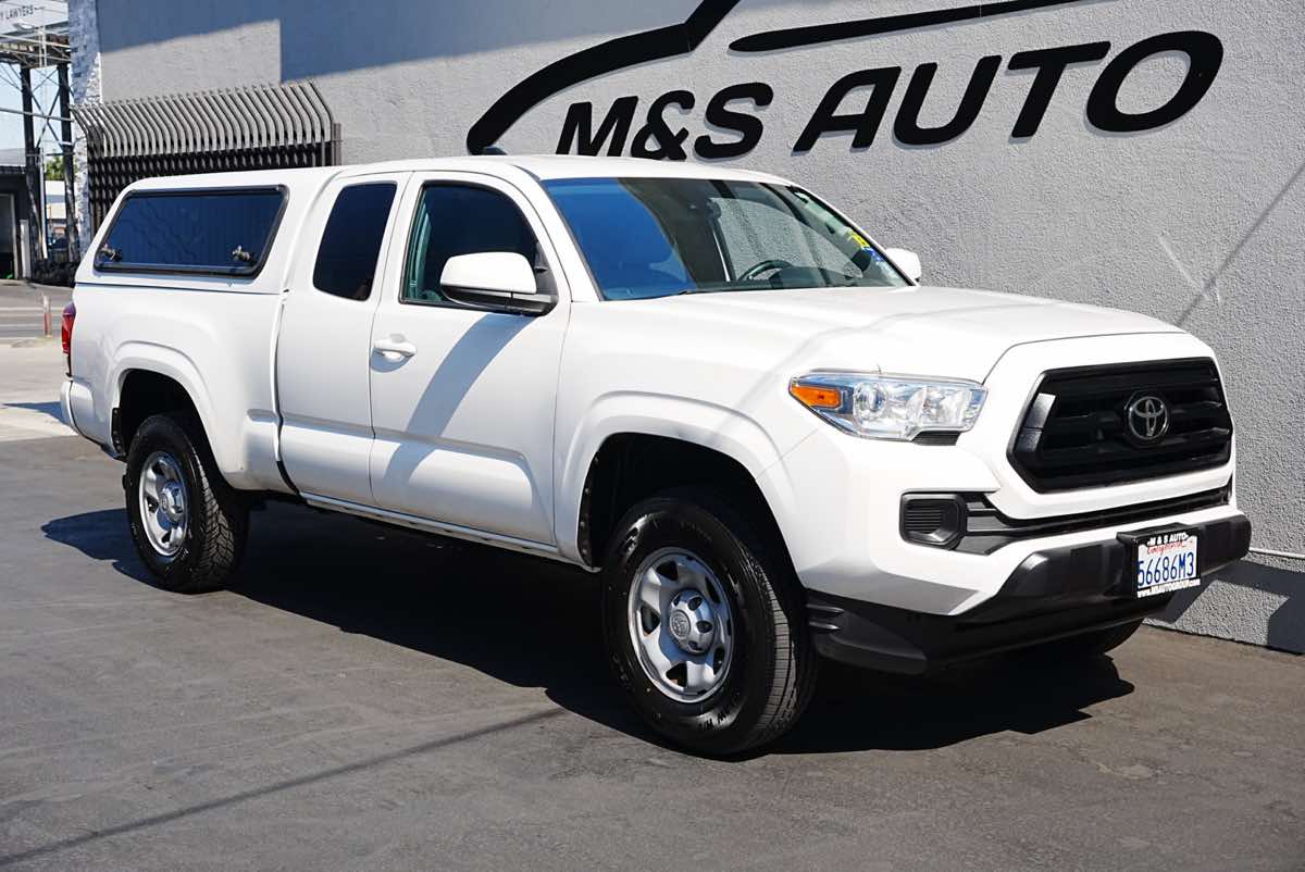 2022 Toyota Tacoma SR photo 3