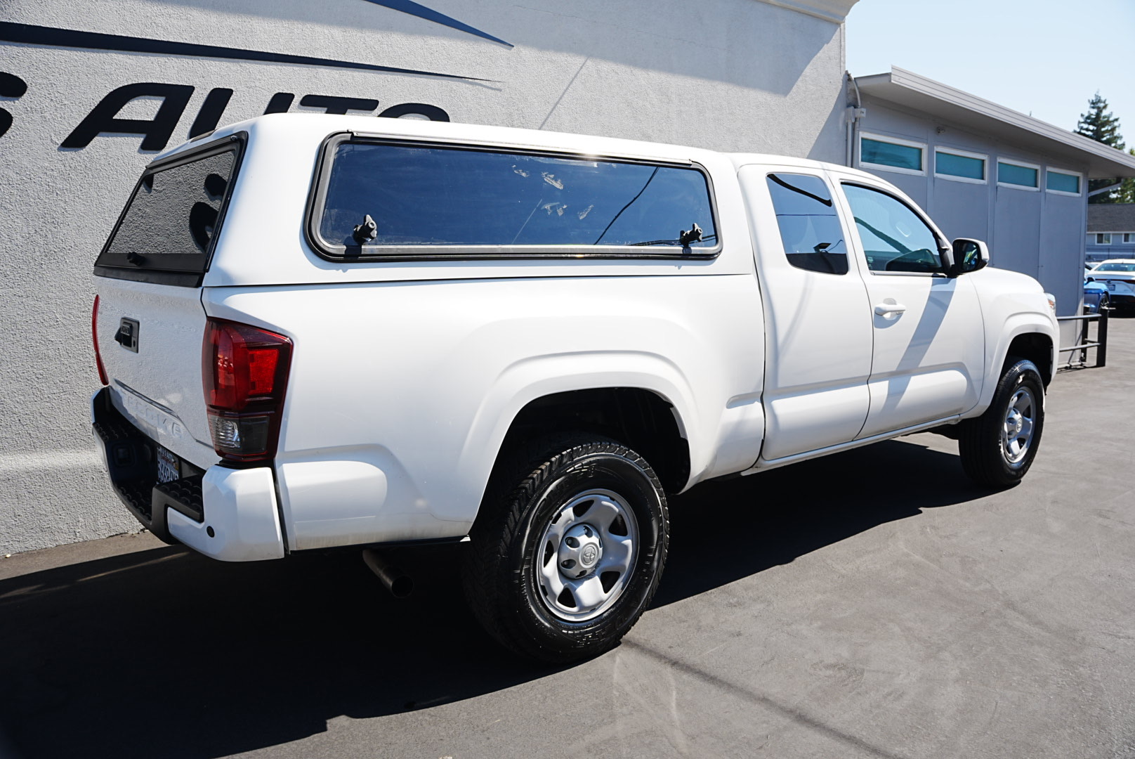 2022 Toyota Tacoma SR photo 4