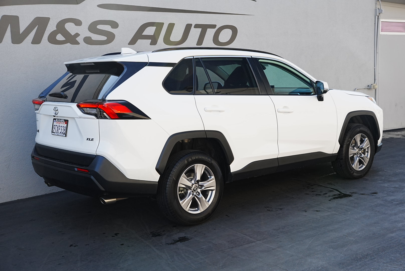 2022 Toyota RAV4 XLE photo 4