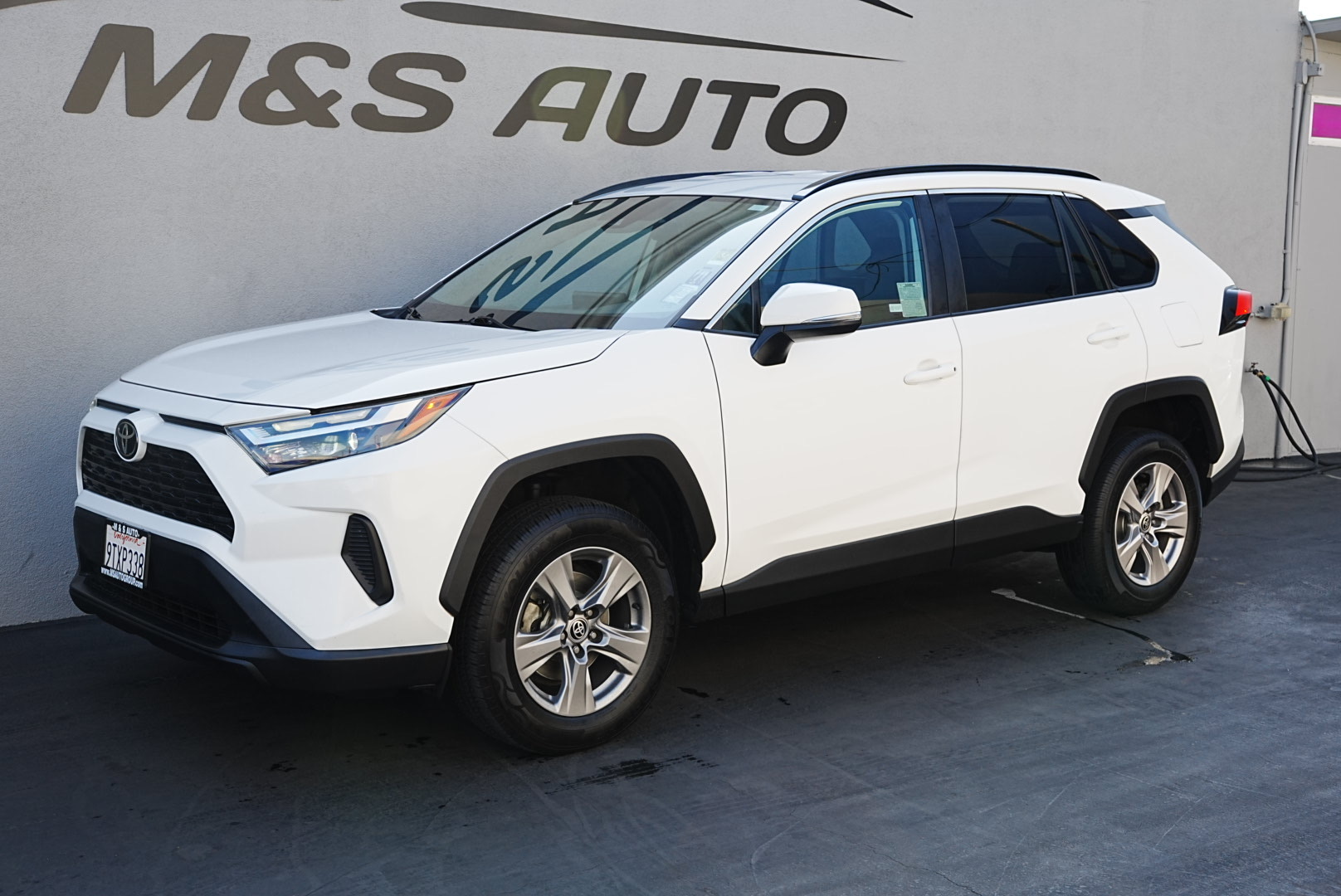 2022 Toyota RAV4 XLE photo 7