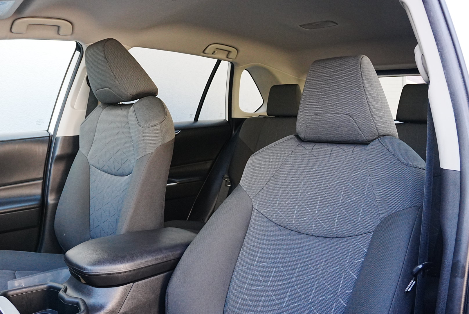 2022 Toyota RAV4 XLE photo 10