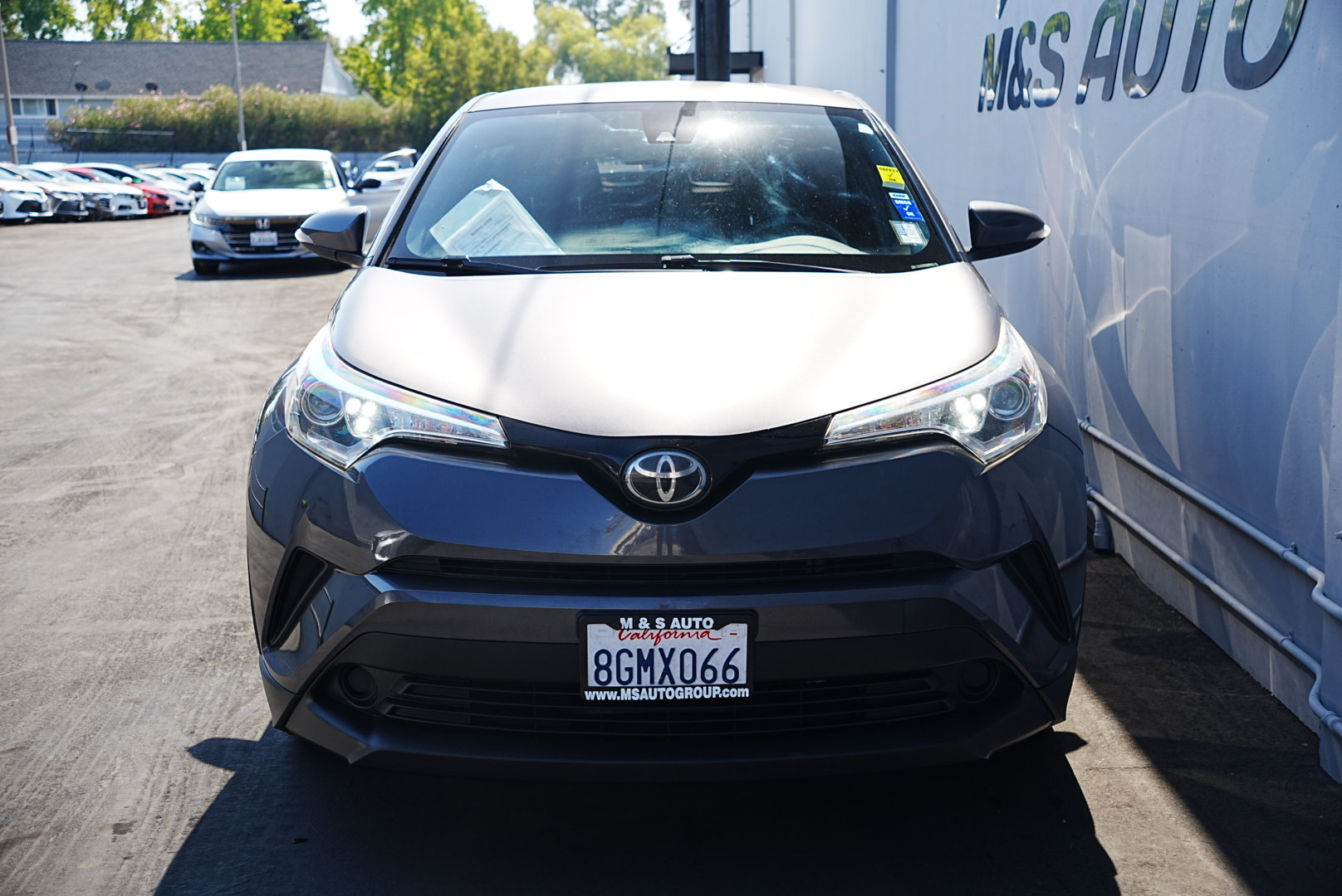 2019 Toyota C-HR LE photo 2