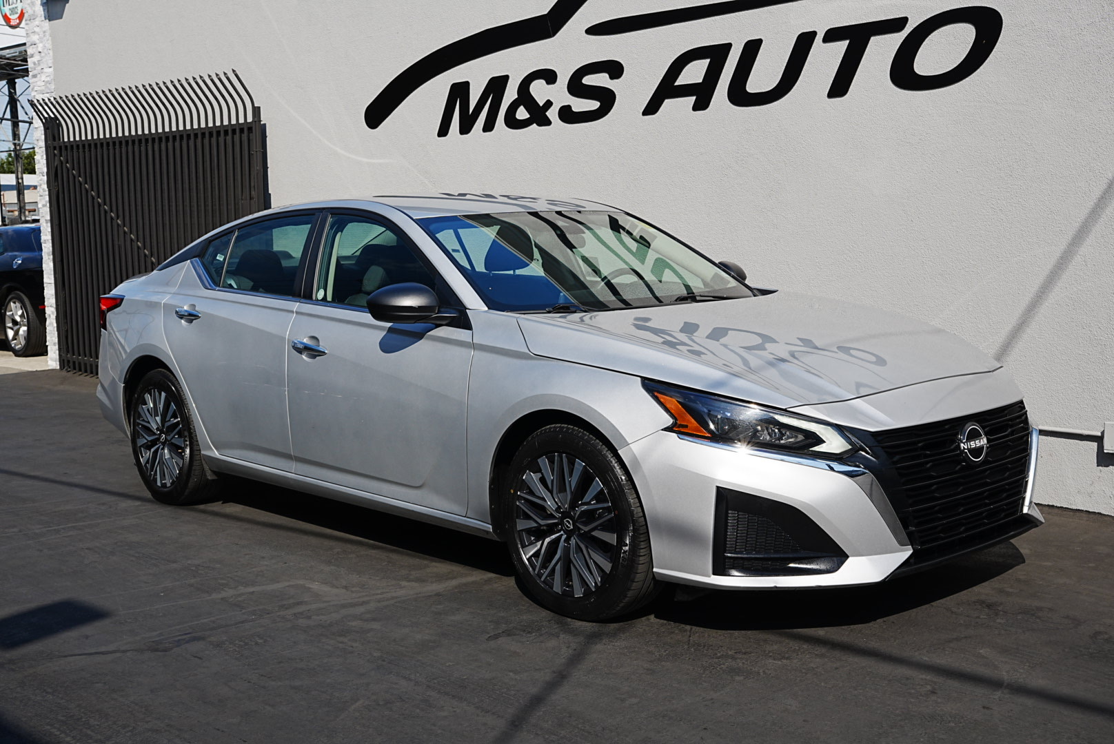 2024 Nissan Altima SV photo 2