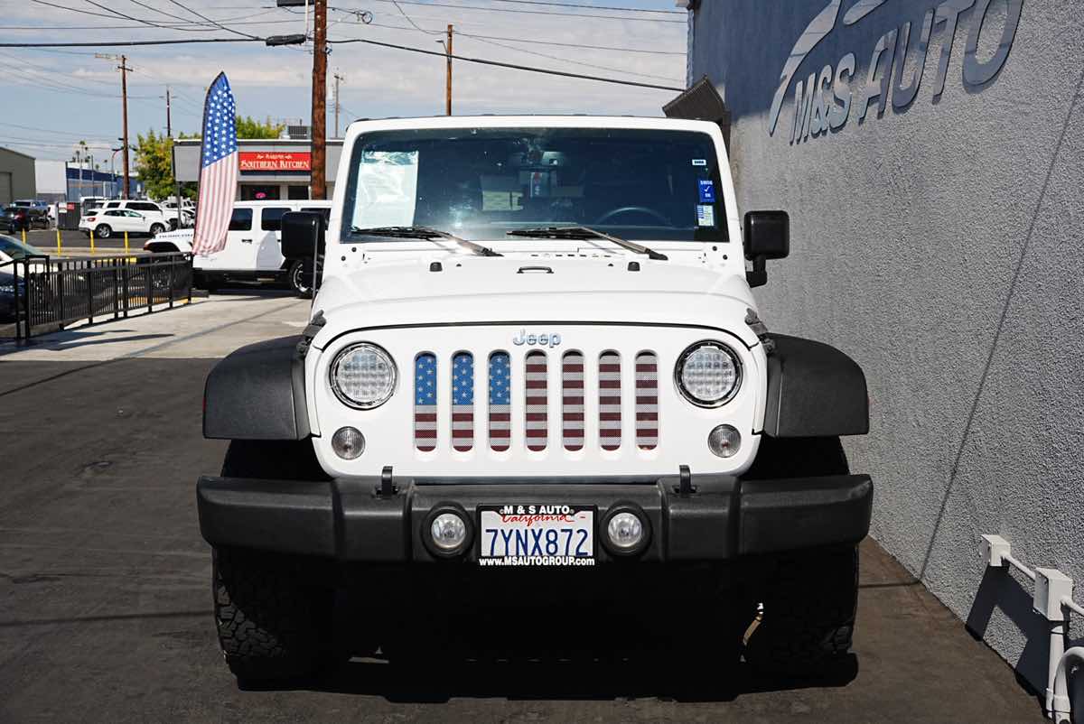 2017 Jeep Wrangler Unlimited Sport photo 2