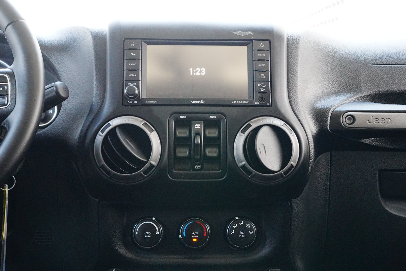 2017 Jeep Wrangler Unlimited Sport photo 13