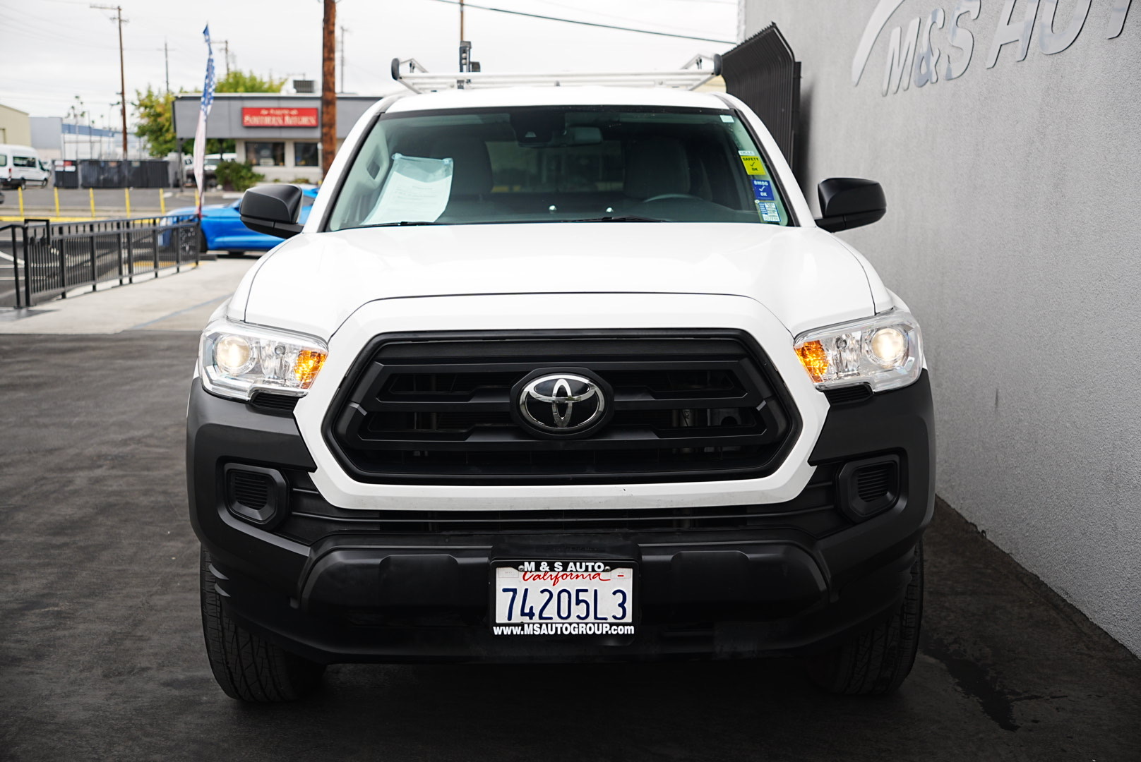 2022 Toyota Tacoma SR photo 2