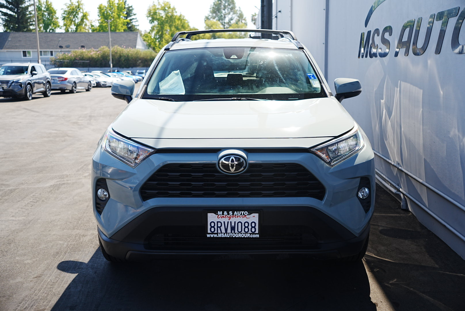 2020 Toyota RAV4 XLE photo 2