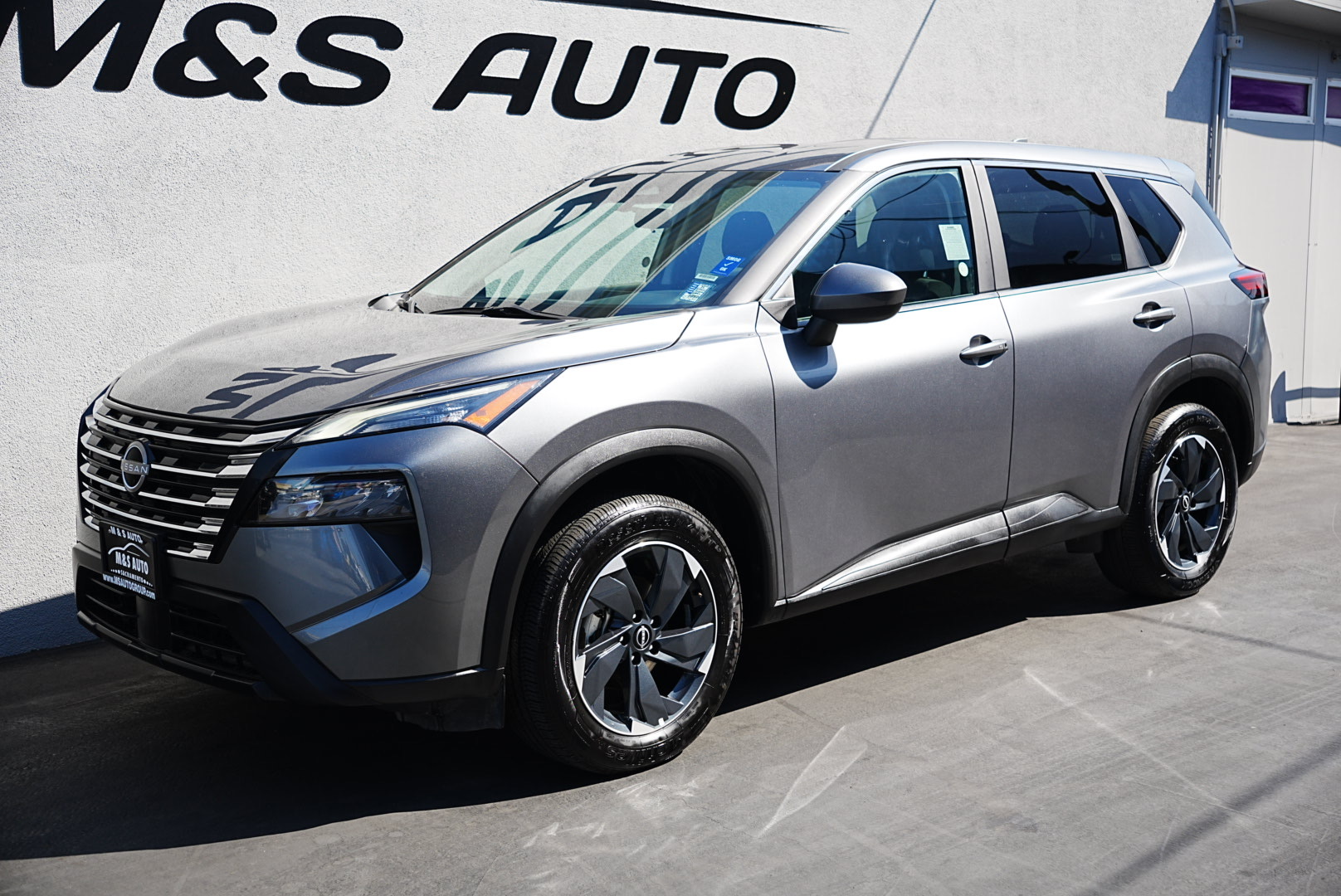 2024 Nissan Rogue SV photo 4