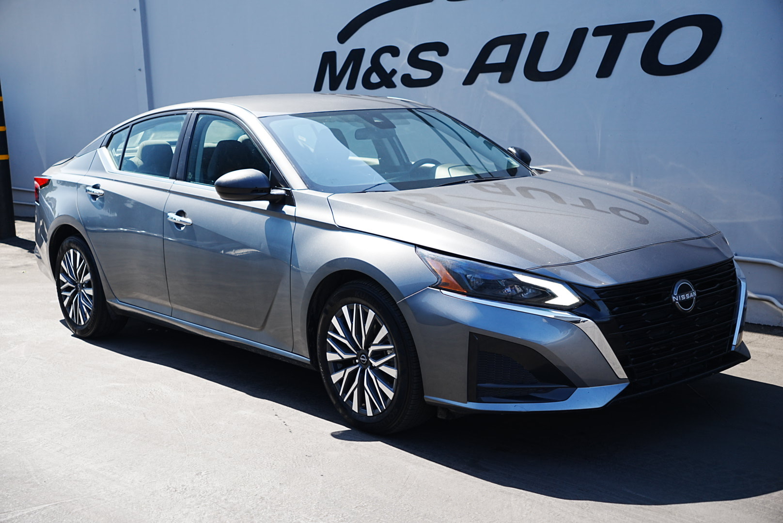 2024 Nissan Altima 2.5 SV photo 2