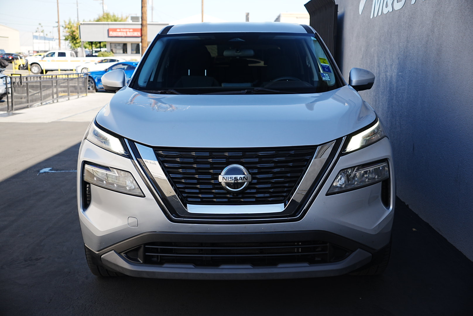 2021 Nissan Rogue SV photo 2